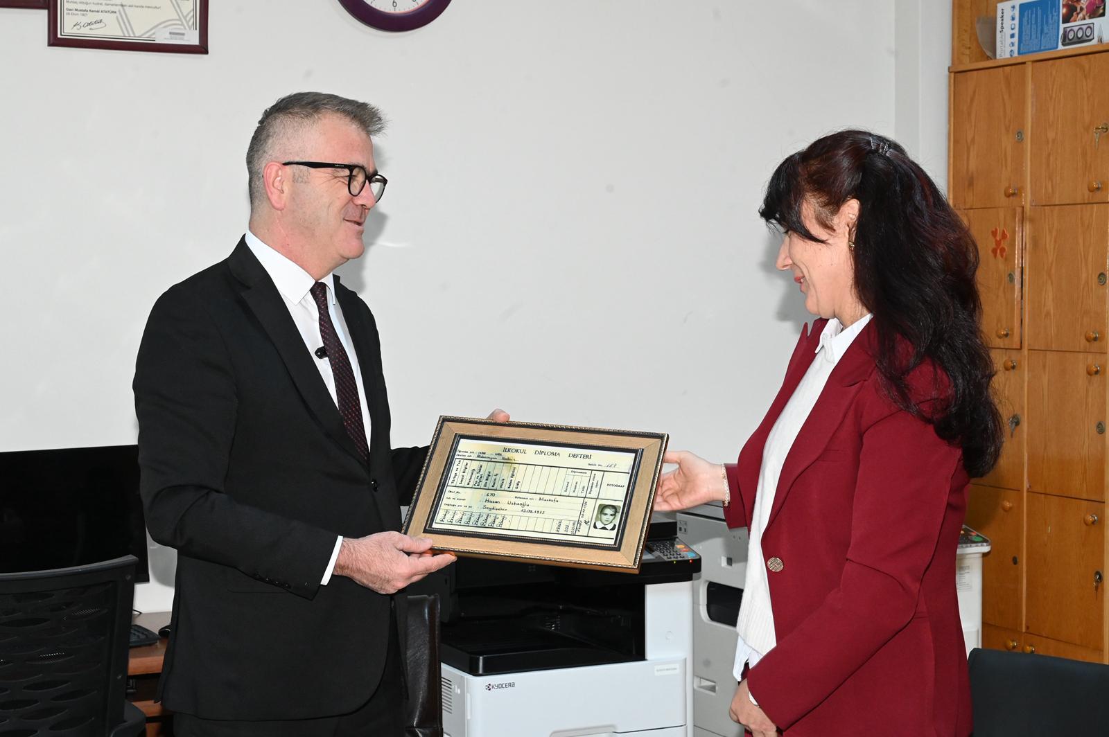 OKULUNU ZİYARET ETTİ SÜPRİZLE KARŞILAŞTI  - Görsel 4