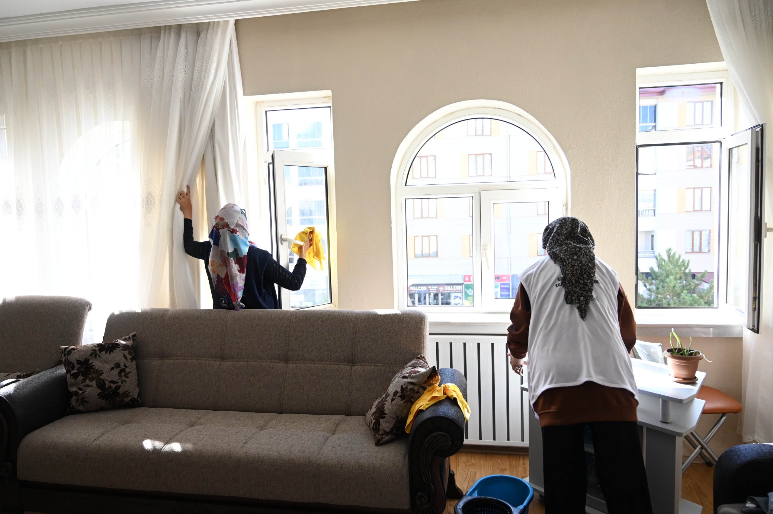 SEYDİŞEHİR BELEDİYESİ EVDE TEMİZLİK PROJESİNE ARALIKSIZ DEVAM EDİYOR - Görsel 1