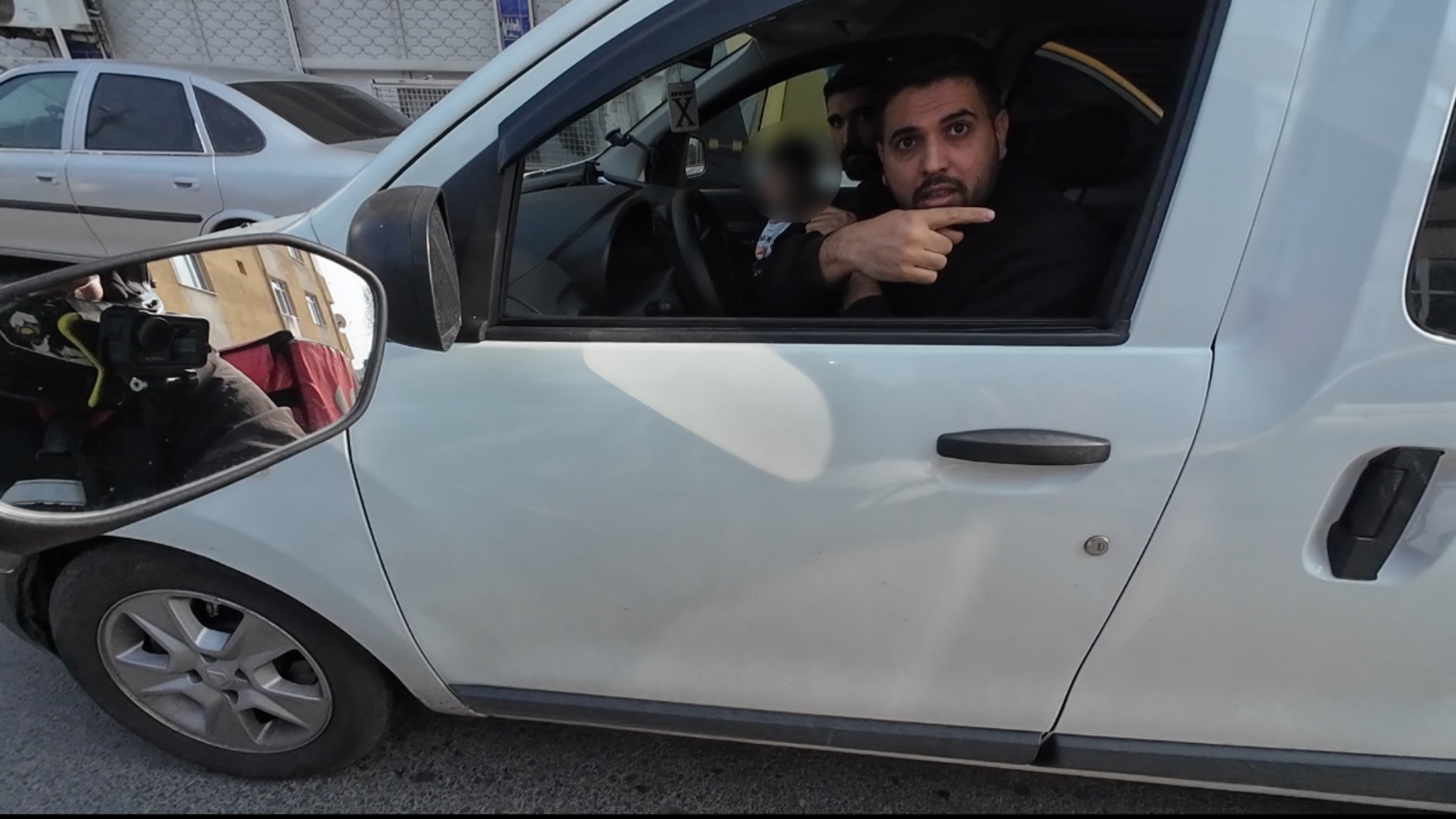 İstanbul - Ataşehir'de trafik tartışmasında keserle saldırdı - Görsel 4