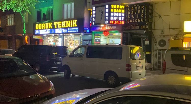 İstanbul - Sultangazi‘de kadınların giyinme odasında gizli kamera bulundu; düğün salonu mühürlendi - Görsel 3