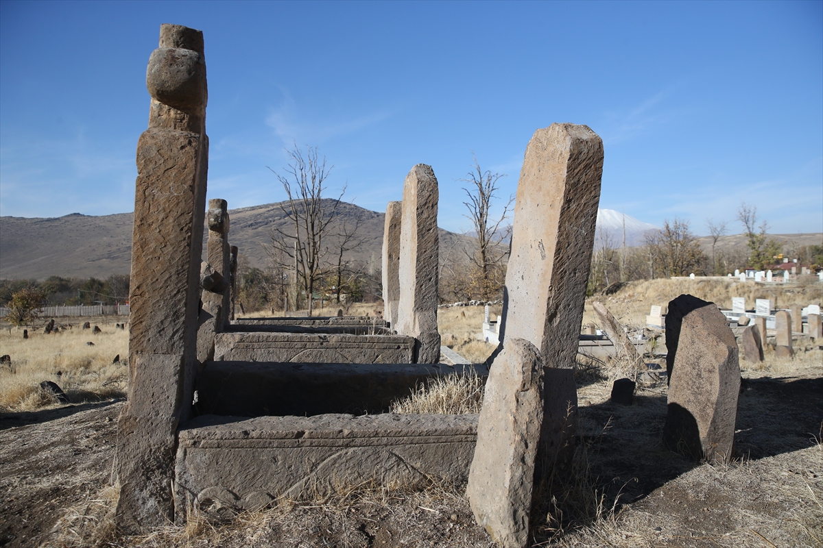 Kayseri'de Türk boyları ve Osmanlı Dönemi bezemeli mezar taşları belgelendi - Görsel 2