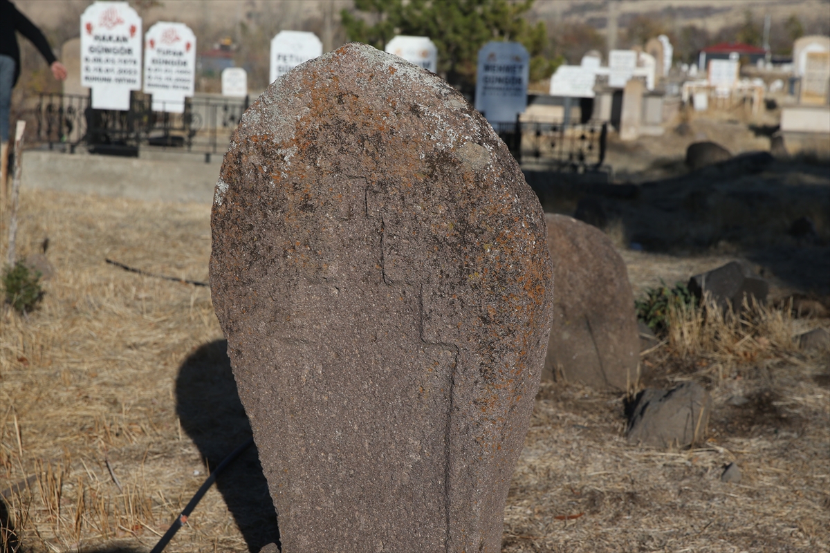 Kayseri'de Türk boyları ve Osmanlı Dönemi bezemeli mezar taşları belgelendi - Görsel 5