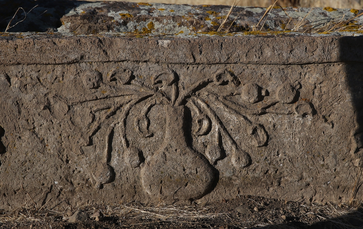 Kayseri'de Türk boyları ve Osmanlı Dönemi bezemeli mezar taşları belgelendi - Görsel 16