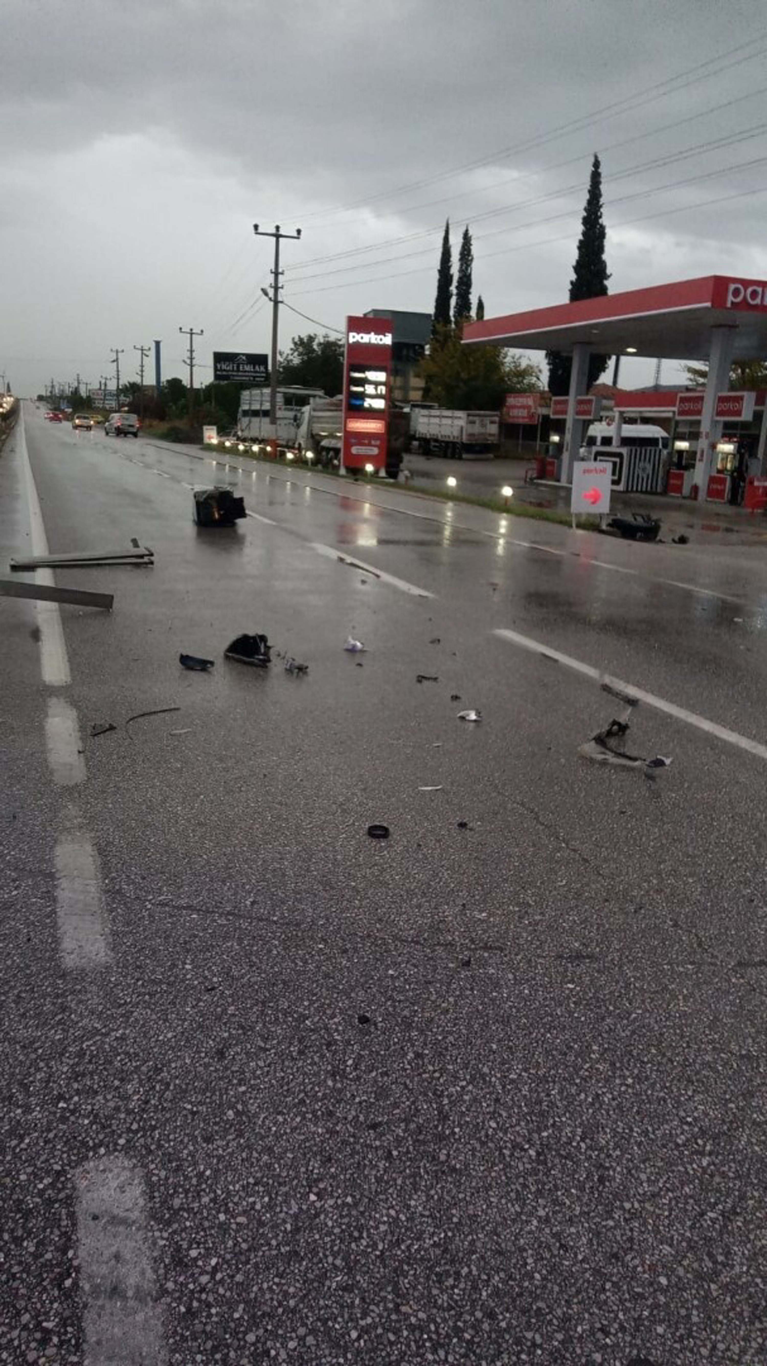 TIR ile çarpışan otomobilin sürücüsü ve eşi öldü - Görsel 5