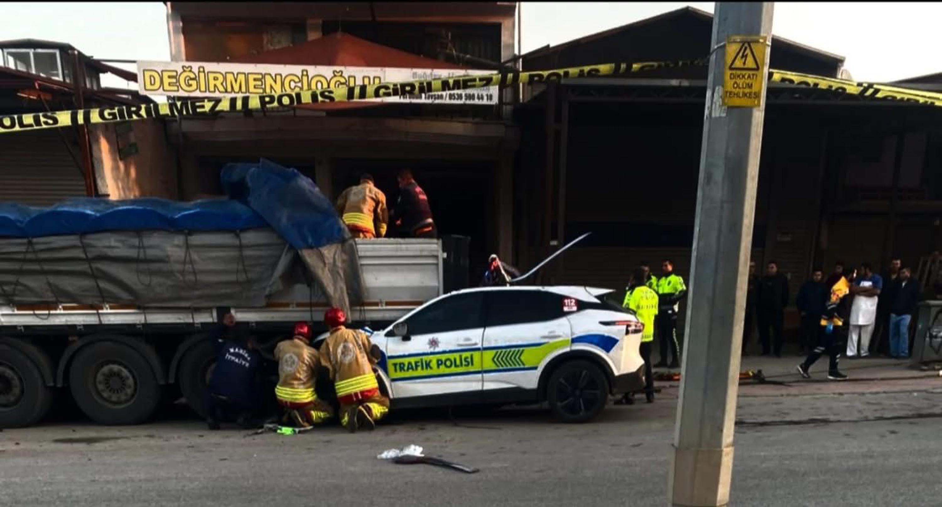 1 polisin şehit olduğu kazada yaralanan trafik polisi de kurtarılamadı - Görsel 6