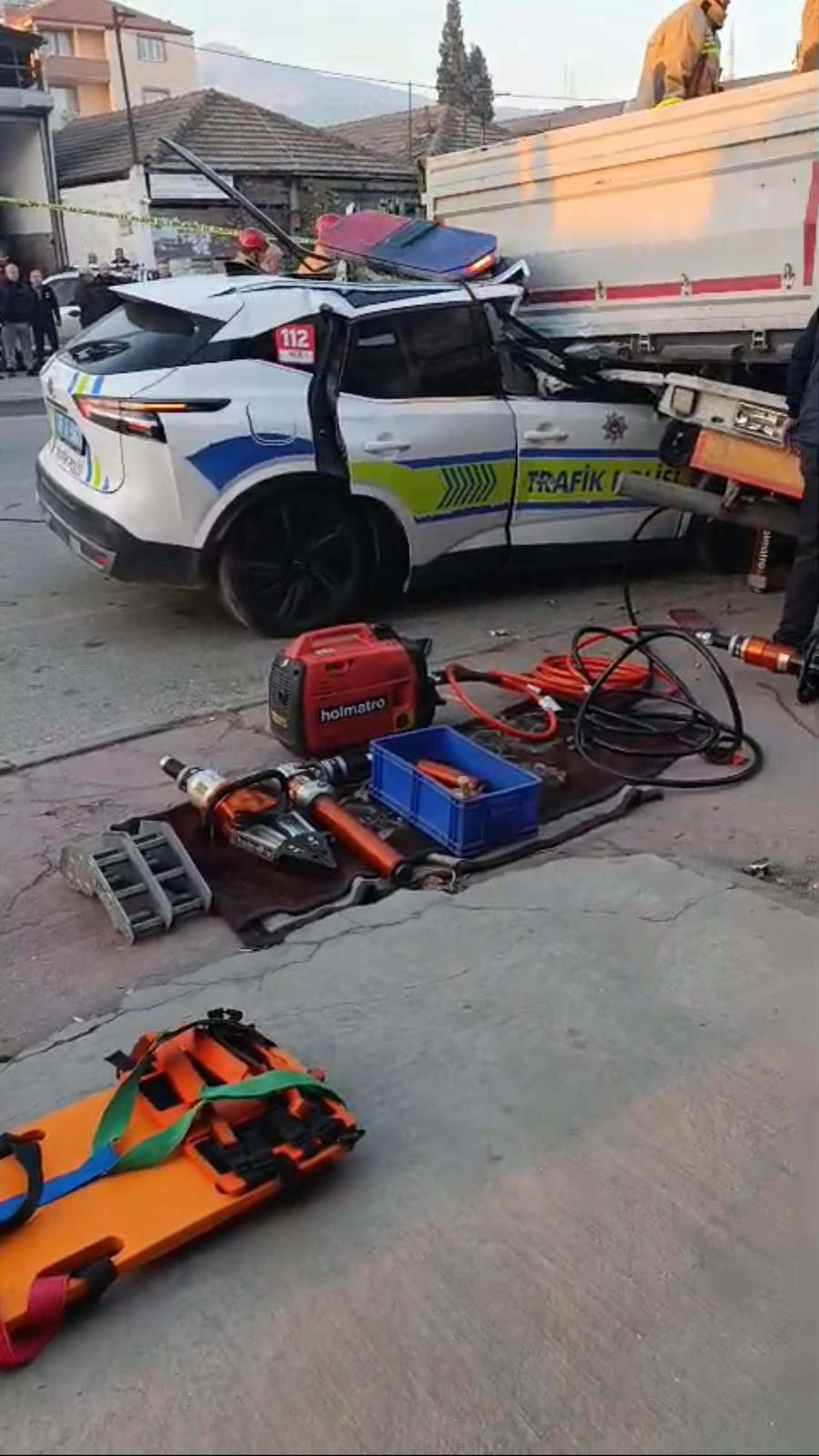 1 polisin şehit olduğu kazada yaralanan trafik polisi de kurtarılamadı - Görsel 8