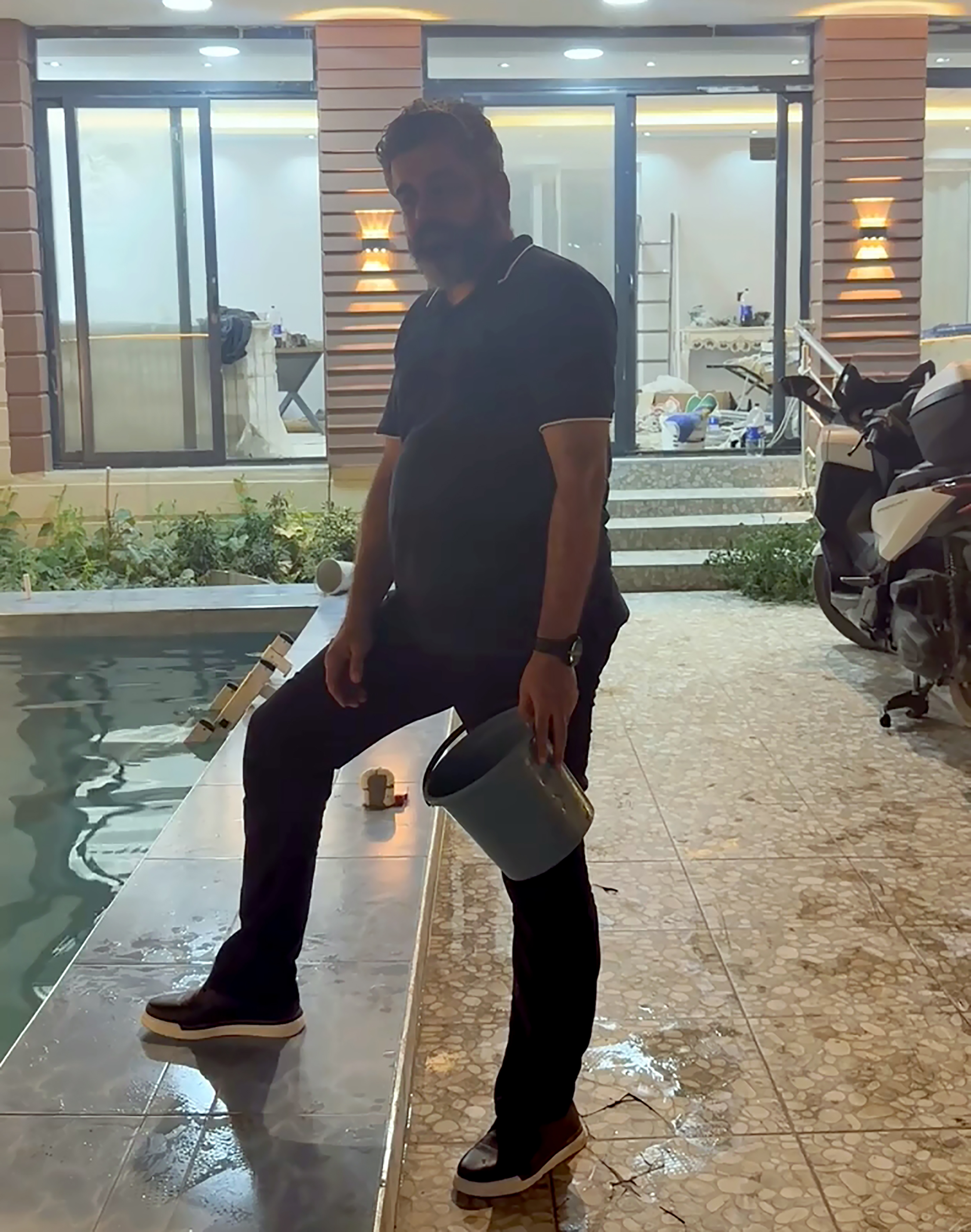 Sahte isimle 7 kitap yazıp konferanslar veren sosyal medya fenomeni, cinayet hükümlüsü çıktı - Görsel 2