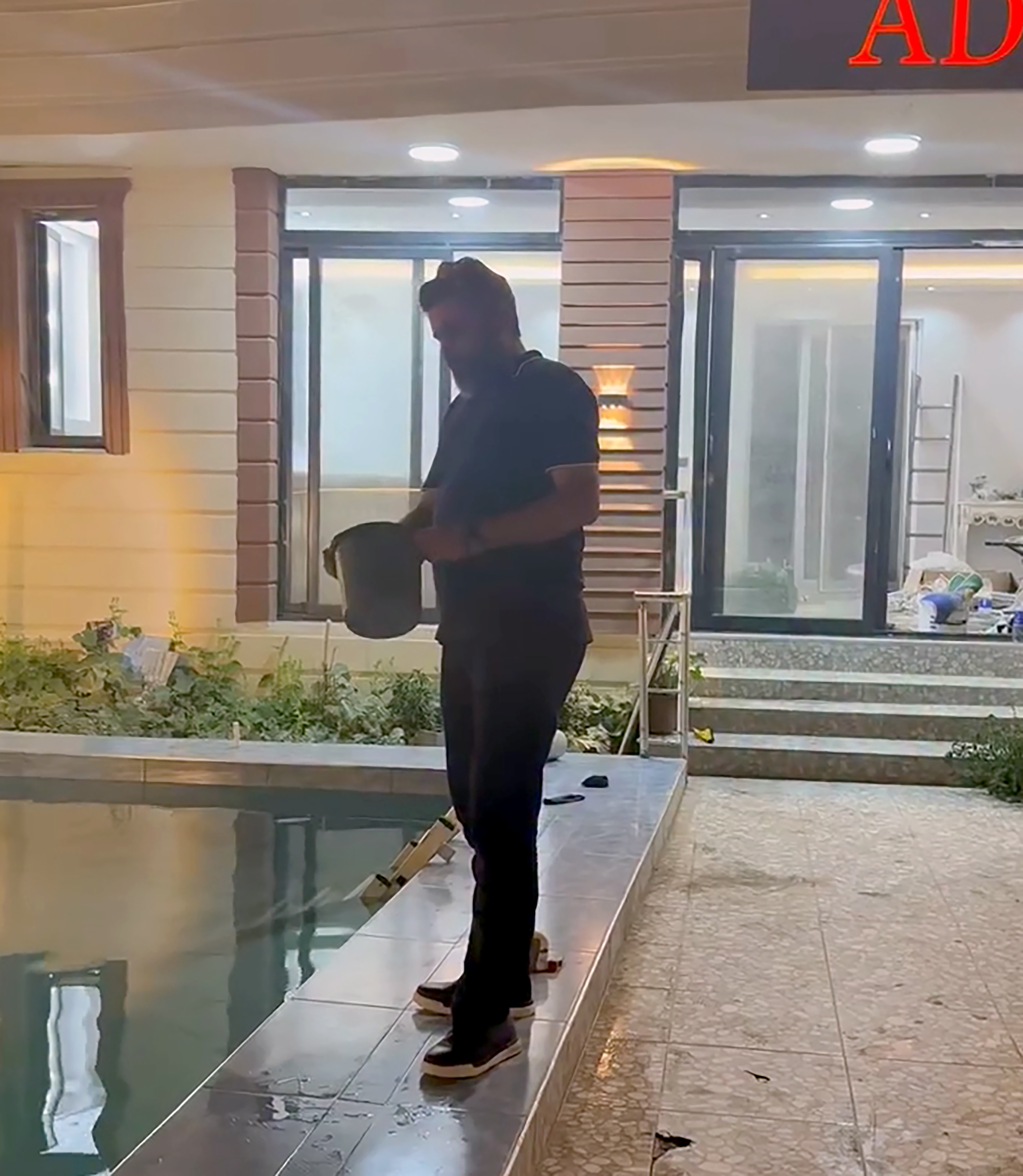 Sahte isimle 7 kitap yazıp konferanslar veren sosyal medya fenomeni, cinayet hükümlüsü çıktı - Görsel 3