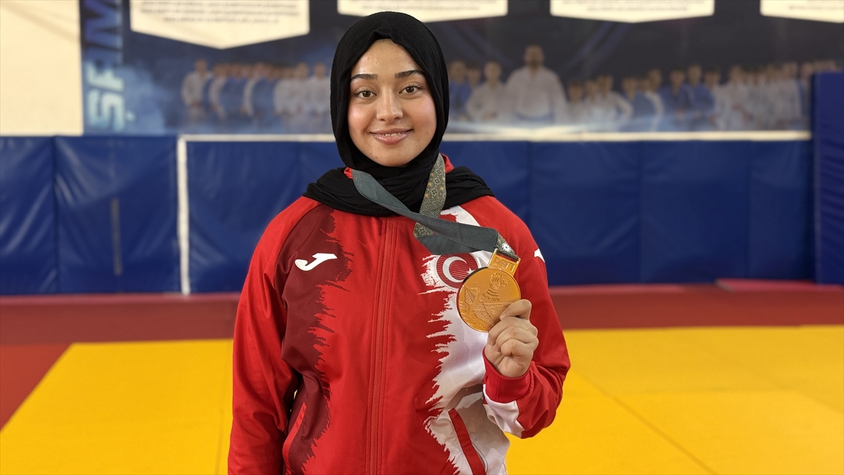 KONYA - İşitme engelli judocu Esma Gökülü sakatlığına rağmen olimpiyat madalyası kazanmayı başardı - Görsel 2