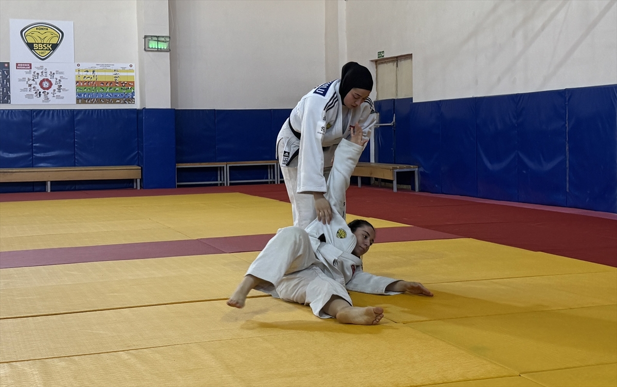 KONYA - İşitme engelli judocu Esma Gökülü sakatlığına rağmen olimpiyat madalyası kazanmayı başardı - Görsel 6