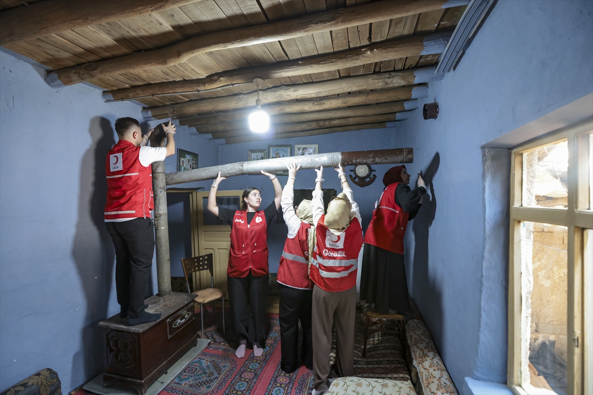 Konya'da yaşayan baba ve engelli kızı Türk Kızılay'ın sürpriziyle mutlu oldu - Görsel 4