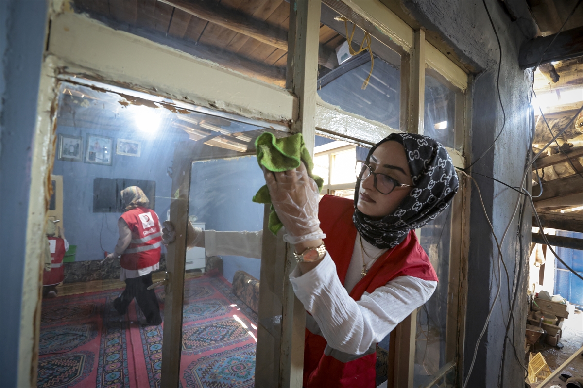 Konya'da yaşayan baba ve engelli kızı Türk Kızılay'ın sürpriziyle mutlu oldu - Görsel 10