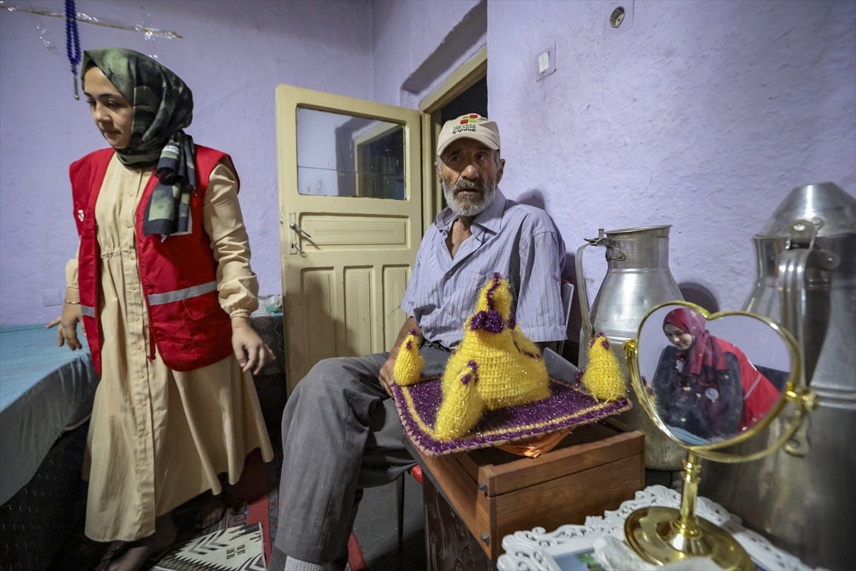 Konya'da yaşayan baba ve engelli kızı Türk Kızılay'ın sürpriziyle mutlu oldu - Görsel 12