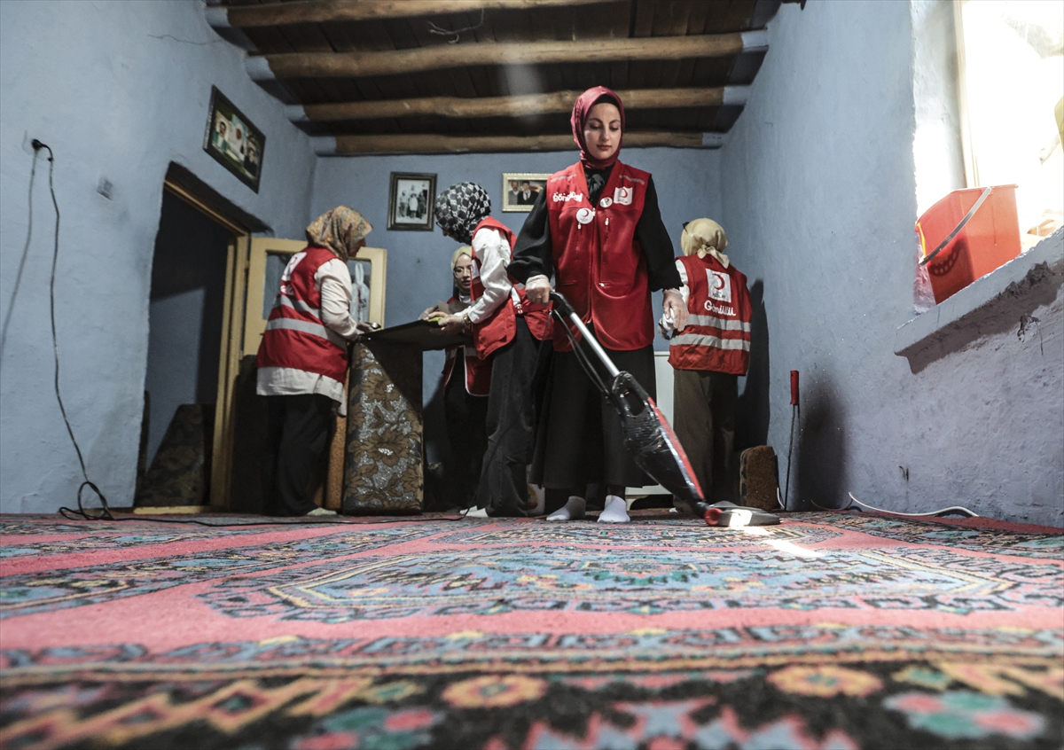 Konya'da yaşayan baba ve engelli kızı Türk Kızılay'ın sürpriziyle mutlu oldu - Görsel 15