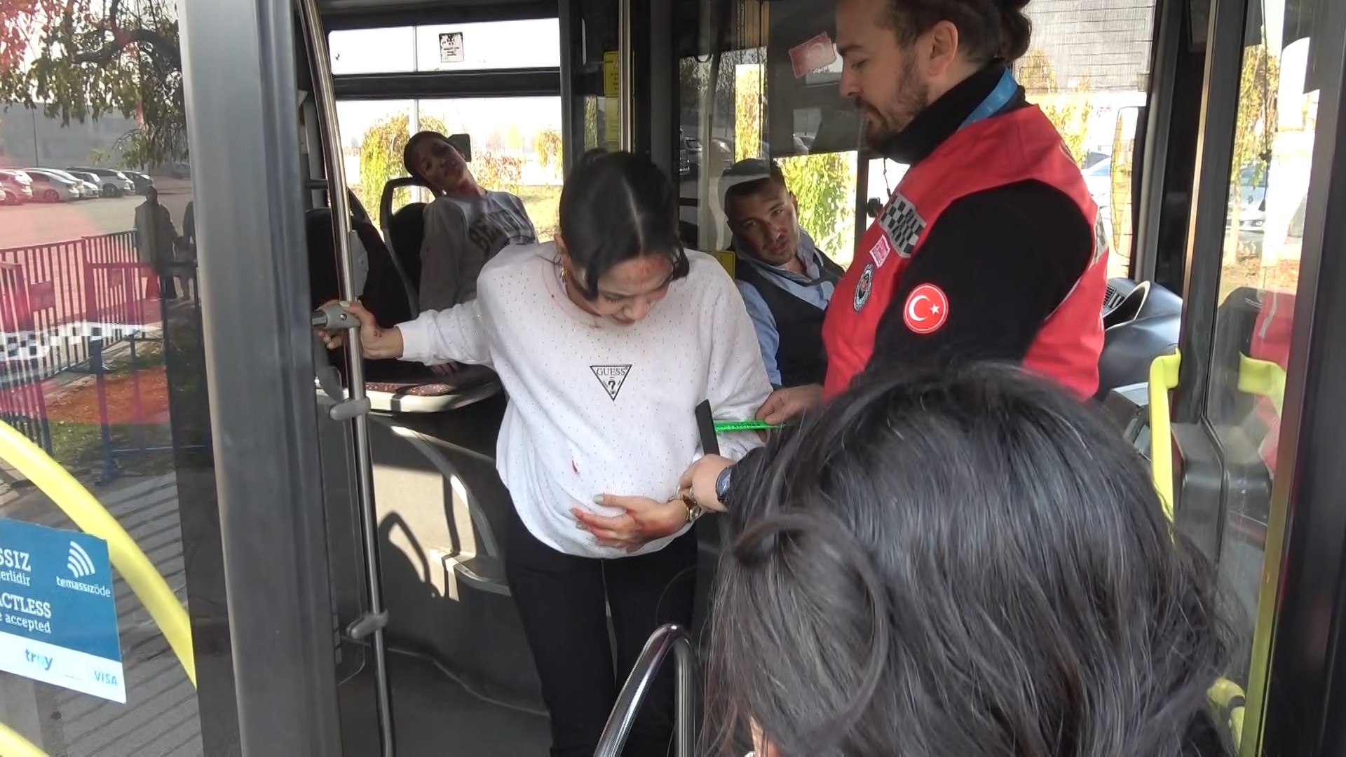 Ambulans şoförleri, teknik sürüşlerini geliştirmek için ralli yaptı - Görsel 2