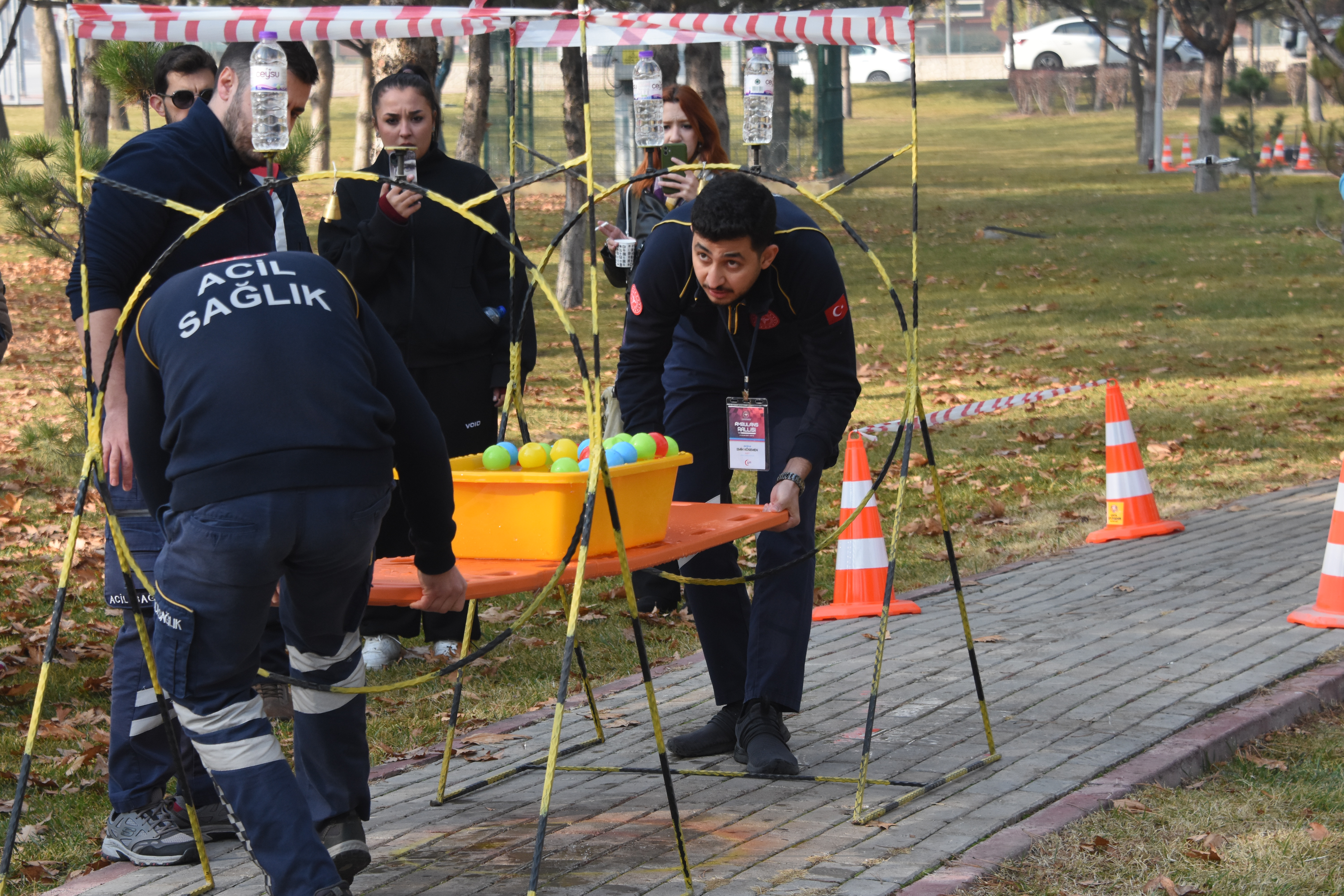 Ambulans şoförleri, teknik sürüşlerini geliştirmek için ralli yaptı - Görsel 5