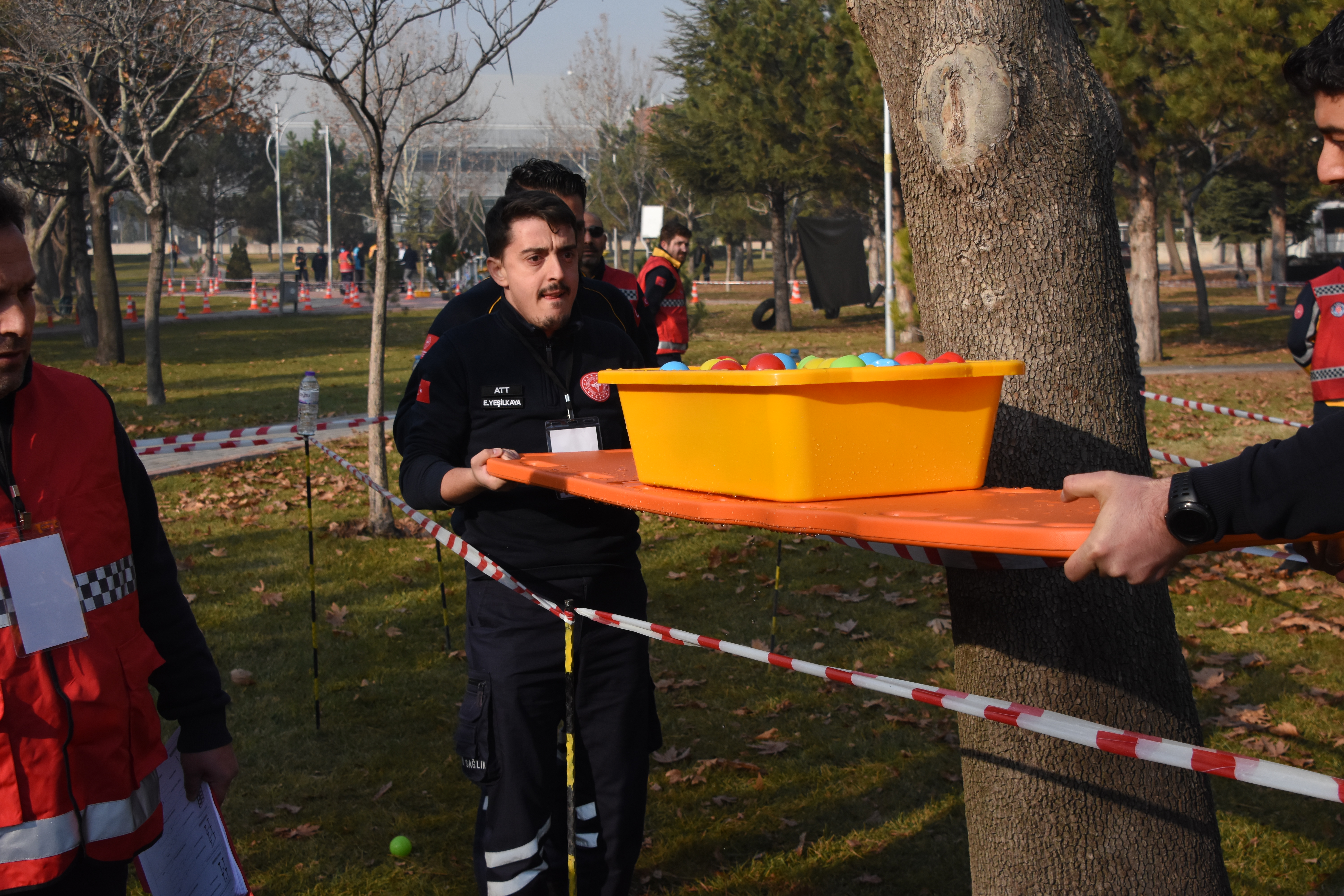 Ambulans şoförleri, teknik sürüşlerini geliştirmek için ralli yaptı - Görsel 7