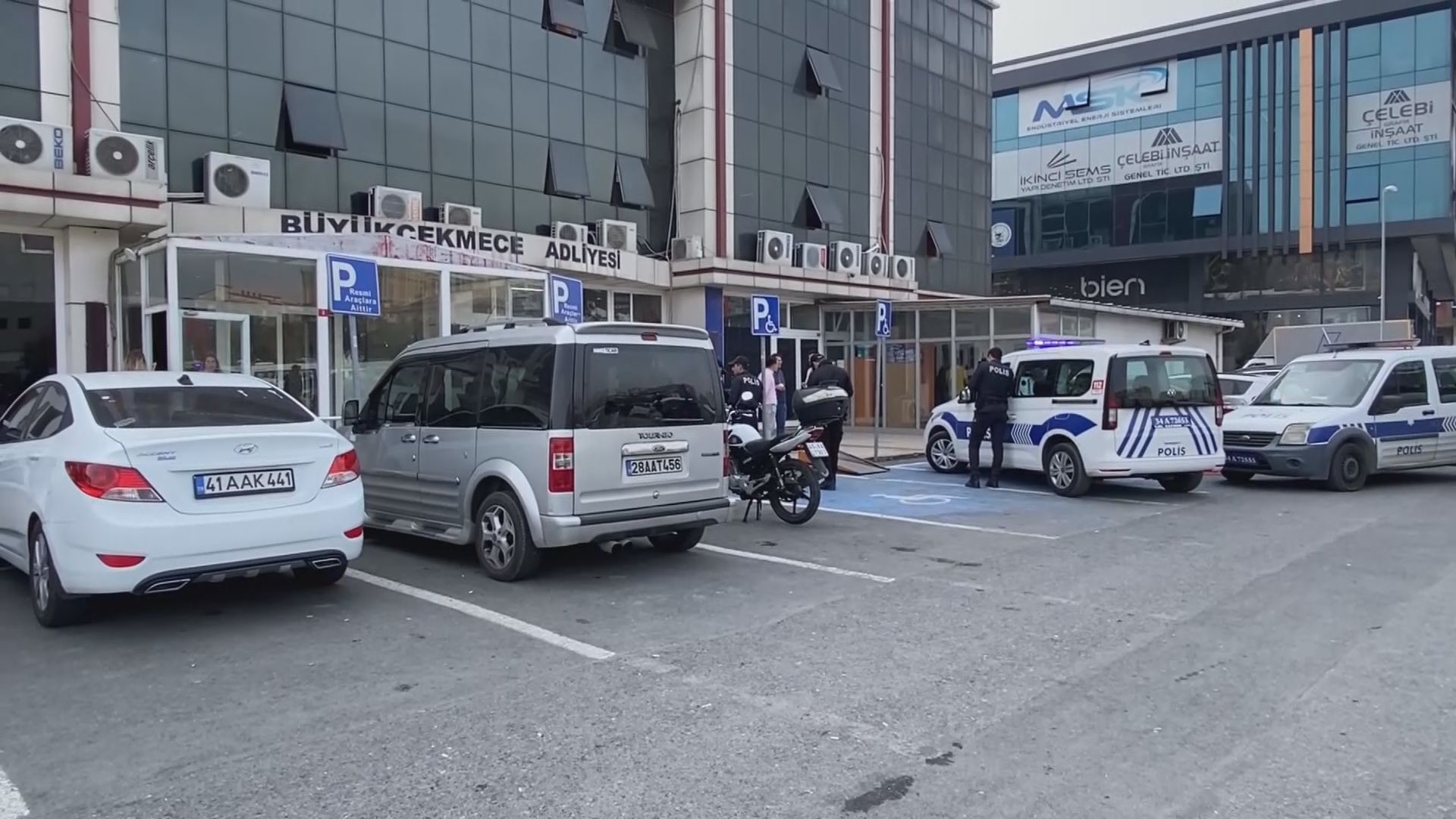 İstanbul - Büyükçekmece Adliyesi'ndeki hırsızlık: Arkadaşlarına 'Allah çarşınıza pazar versin' mesajı atmış - Görsel 3