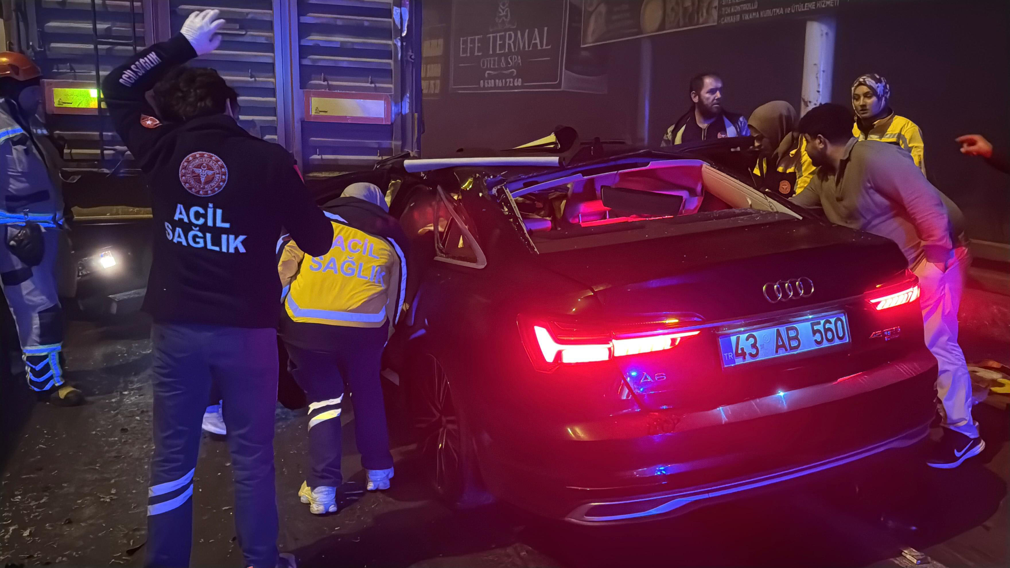 Kütahya'da otomobil TIR'a arkadan çarptı:  Aynı aileden 4  kişi öldü - Görsel 1