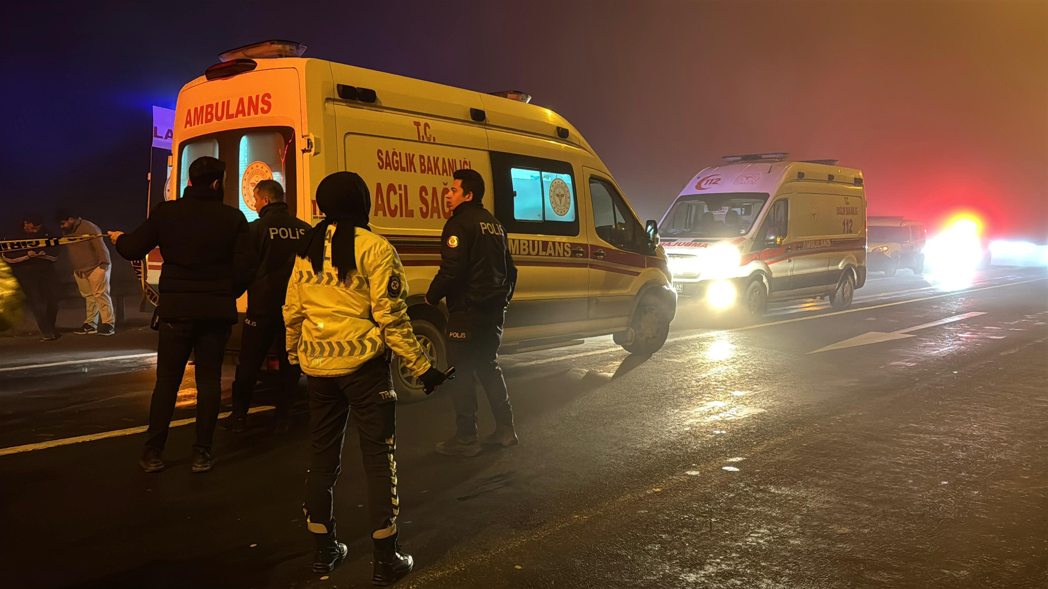 Kütahya'da otomobil TIR'a arkadan çarptı:  Aynı aileden 4  kişi öldü - Görsel 7