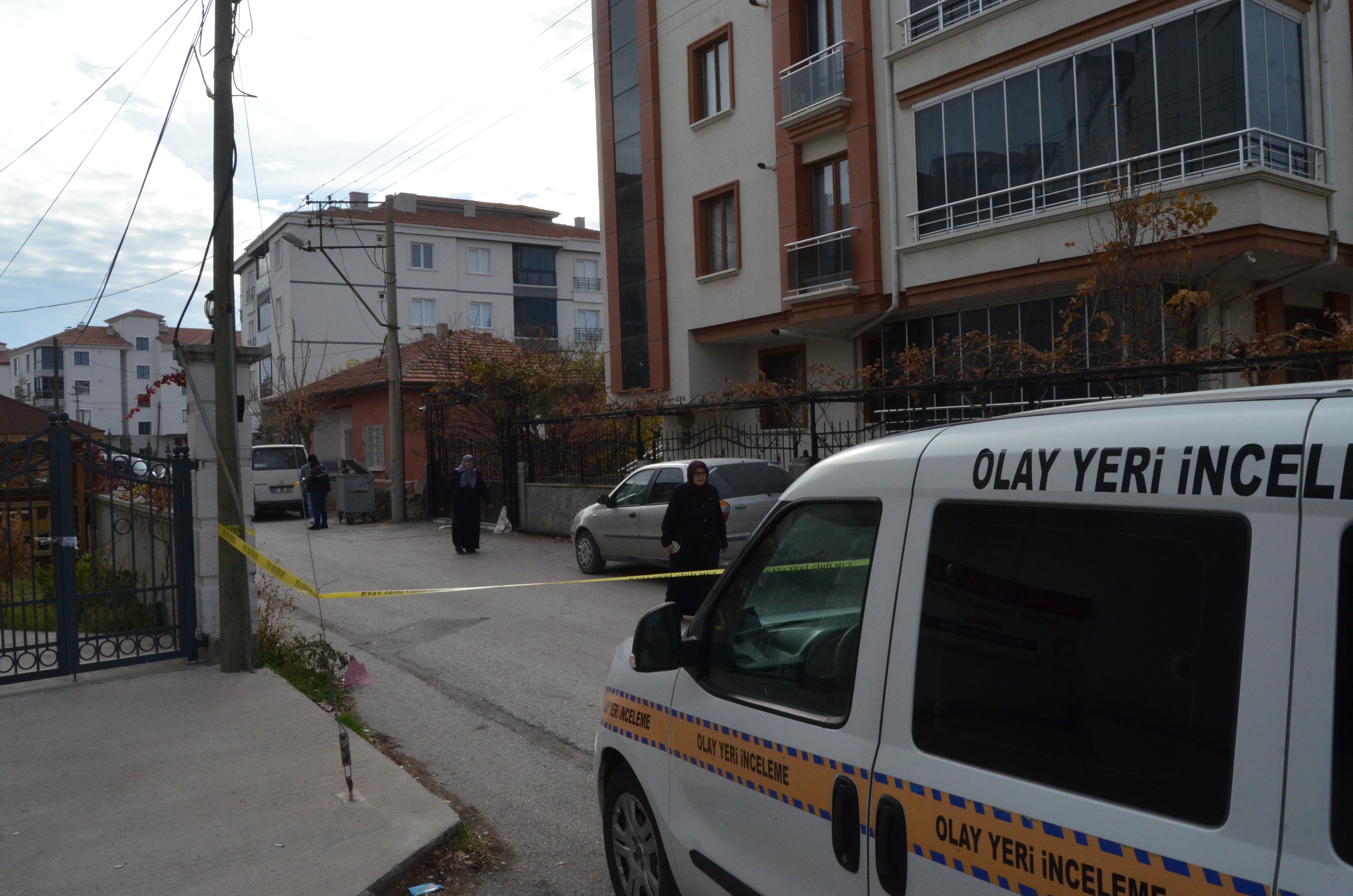 Aksaray - Kayınpederinin ağır yaraladığı damat, göğsündeki bıçakla hastaneye kaldırıldı - Görsel 6