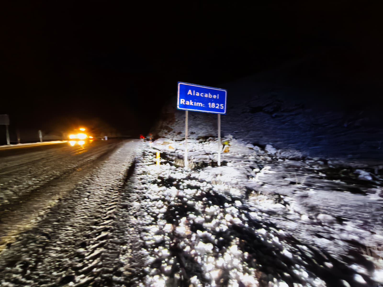 Alacabel Geçidi, Mevsimin İlk Karıyla Beyaza Büründü - Görsel 4