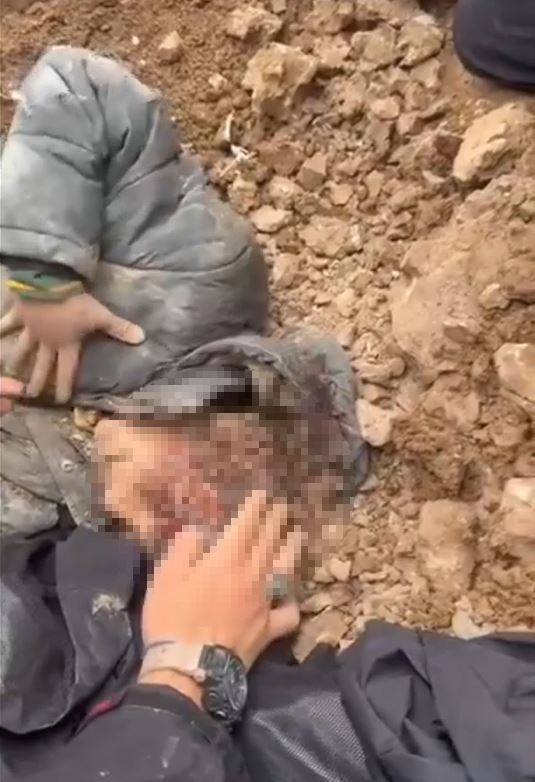  Hatay'da Kayıp olarak aranan çocuk, başından yaralı ve vücudunun bir kısmı toprağa gömülü bulundu - Görsel 7