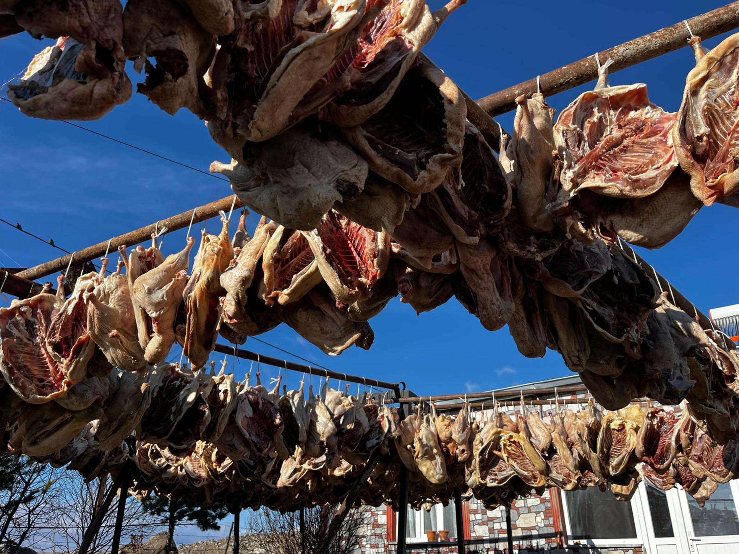 Gurbetteki Karslılar için 900 kazı keserek kurutmaya bıraktı - Görsel 6