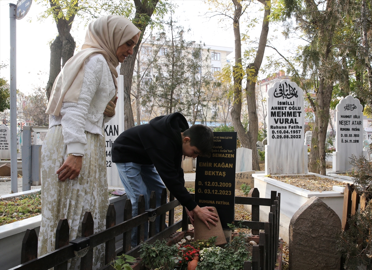 KONYA - Trafik kazasında kaybettiği semazen ağabeyinin hatırasını yaşatıyor - Görsel 1