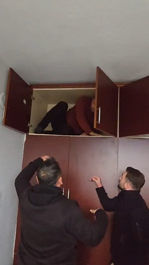 Konya - 49 suçtan aranan şüpheli, gardıropta yakalandı - Görsel 1