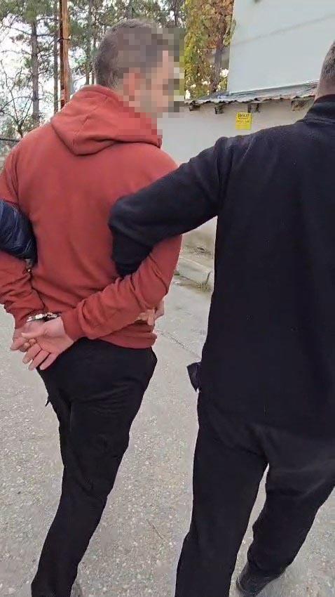 Konya - 49 suçtan aranan şüpheli, gardıropta yakalandı - Görsel 4