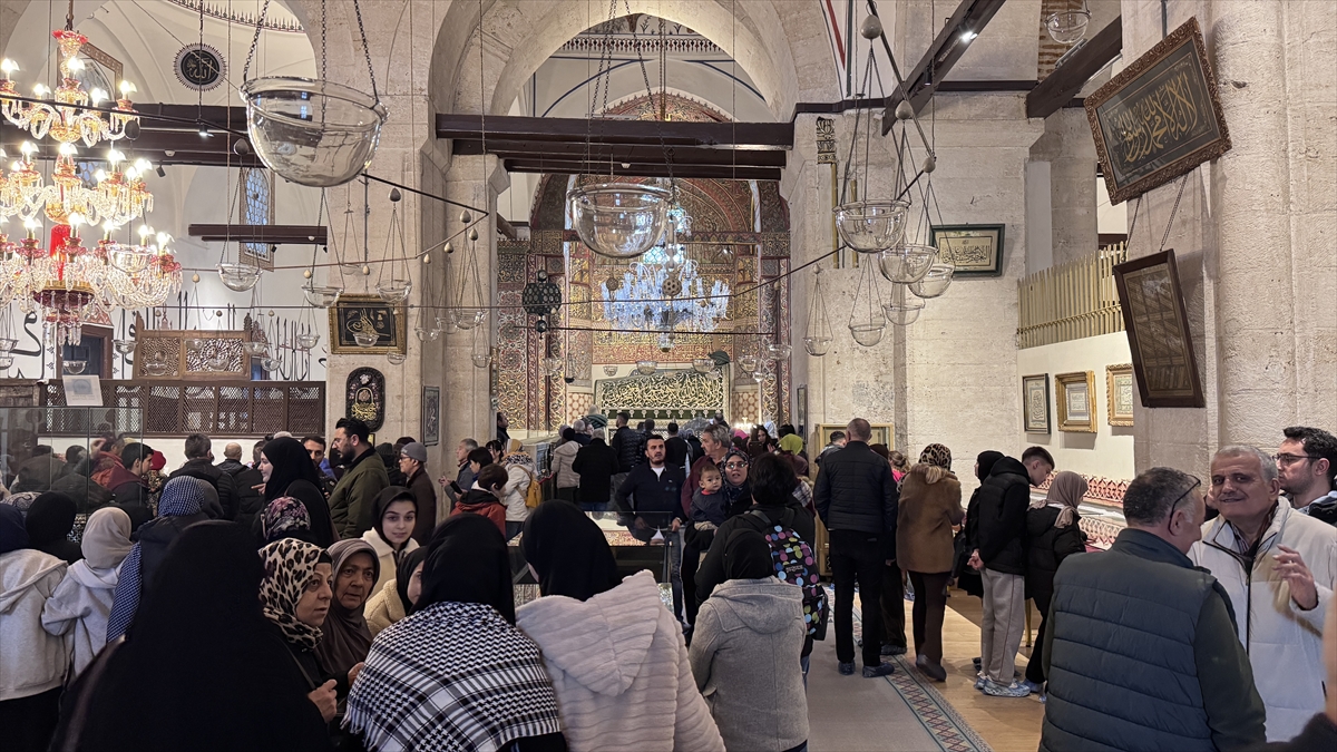 Ateşbaz-ı Veli Türbesi'nin türbedarları asırlardır "tuz" ikramını sürdürüyor - Görsel 4