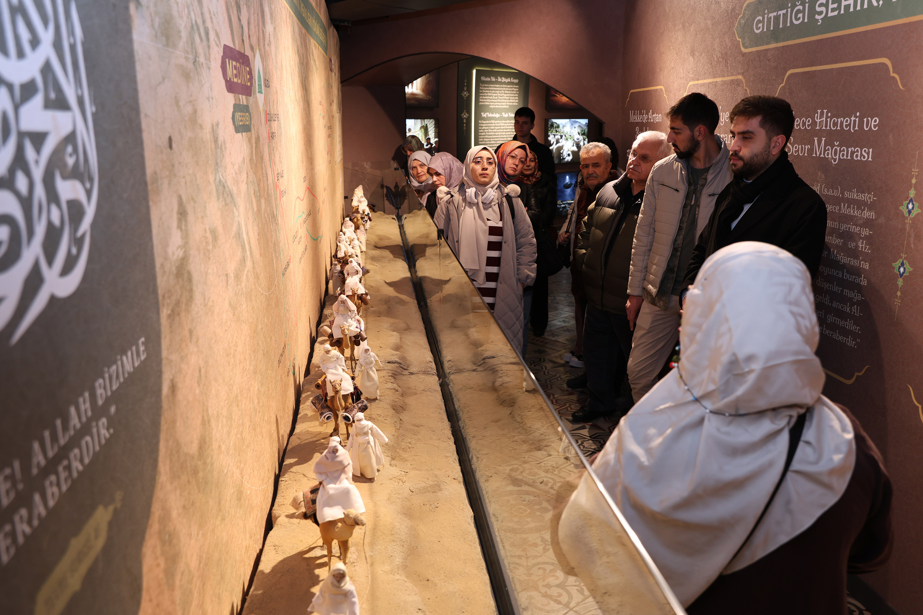 BAŞKAN ALTAY TÜRKİYE’DE İLK OLAN SİYER SERGİSİ’NE TÜM PEYGAMBER AŞIKLARINI DAVET ETTİ - Görsel 6