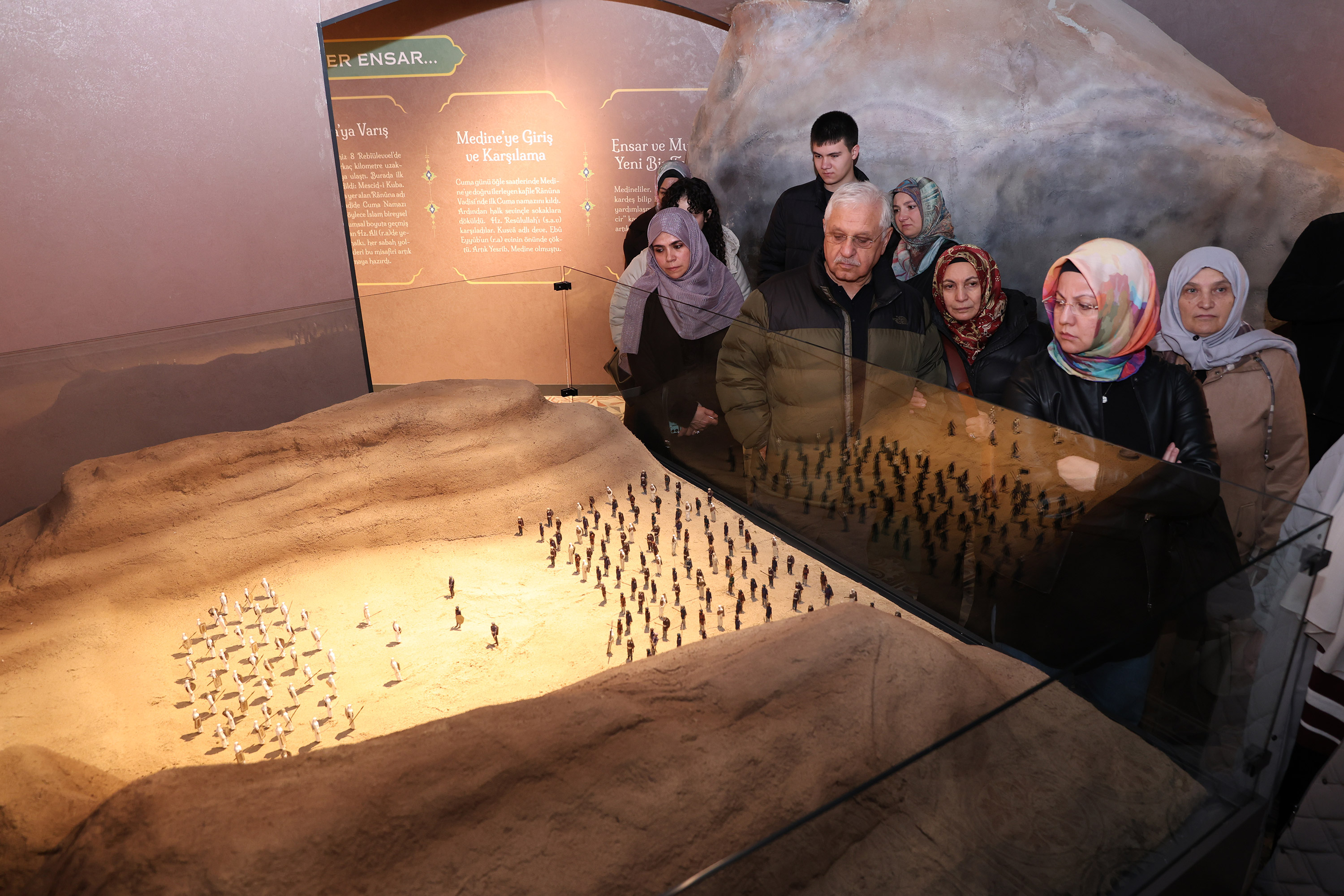 BAŞKAN ALTAY TÜRKİYE’DE İLK OLAN SİYER SERGİSİ’NE TÜM PEYGAMBER AŞIKLARINI DAVET ETTİ - Görsel 10