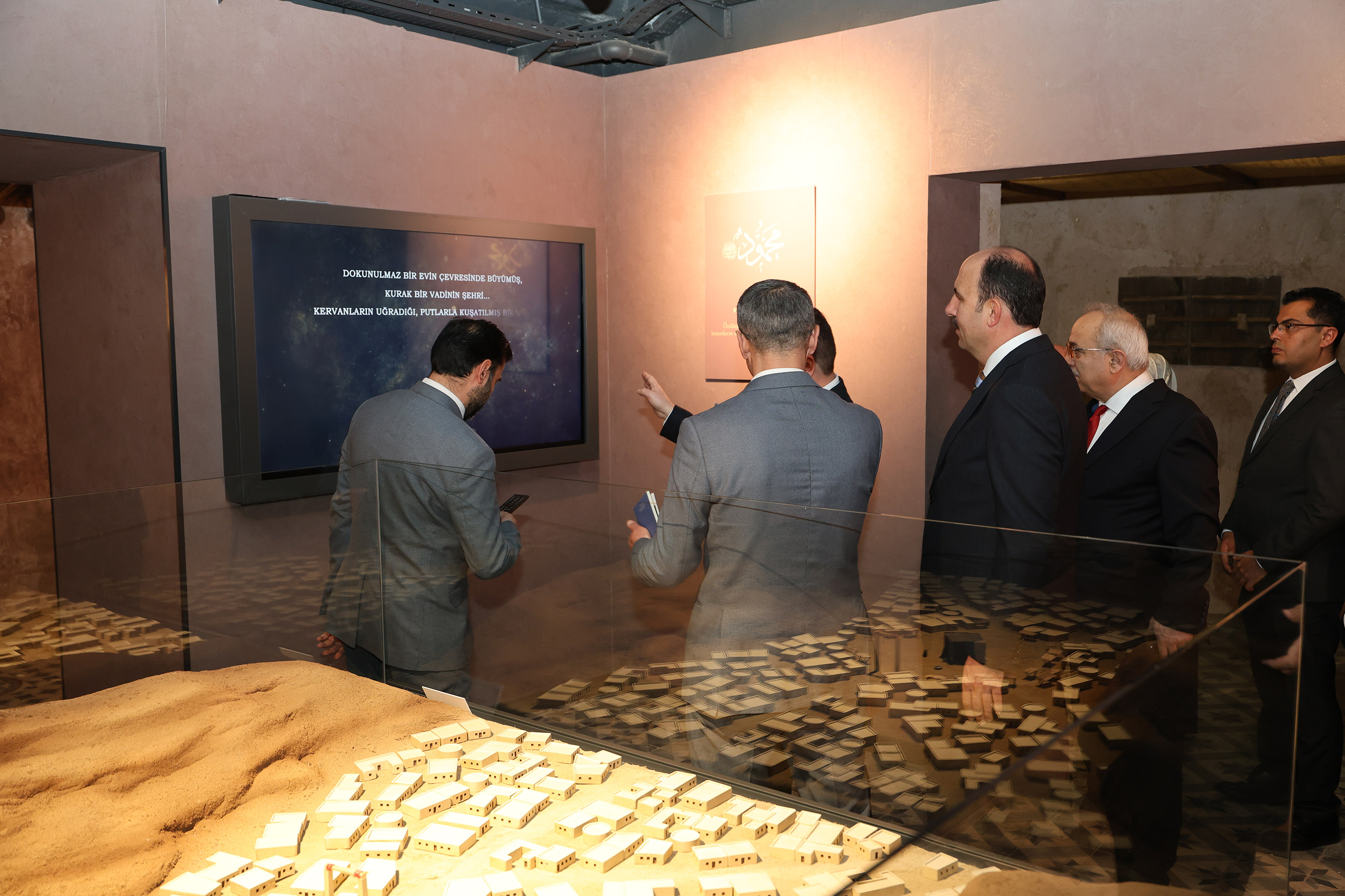 BAŞKAN ALTAY TÜRKİYE’DE İLK OLAN SİYER SERGİSİ’NE TÜM PEYGAMBER AŞIKLARINI DAVET ETTİ - Görsel 11