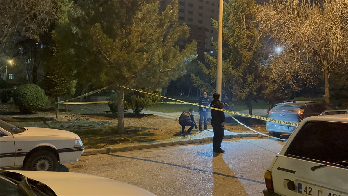 Konya'da silahlı ve bıçaklı kavgada 2 kişi yaralandı - Görsel 1