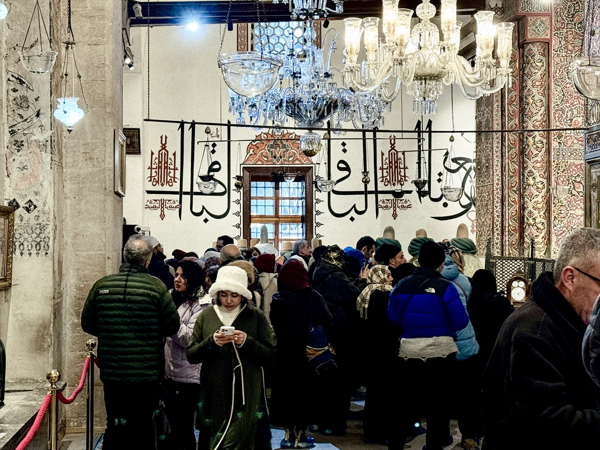 Mevlana, dünyanın farklı ülkelerinden gelen turistleri Konya'da buluşturuyor - Görsel 1
