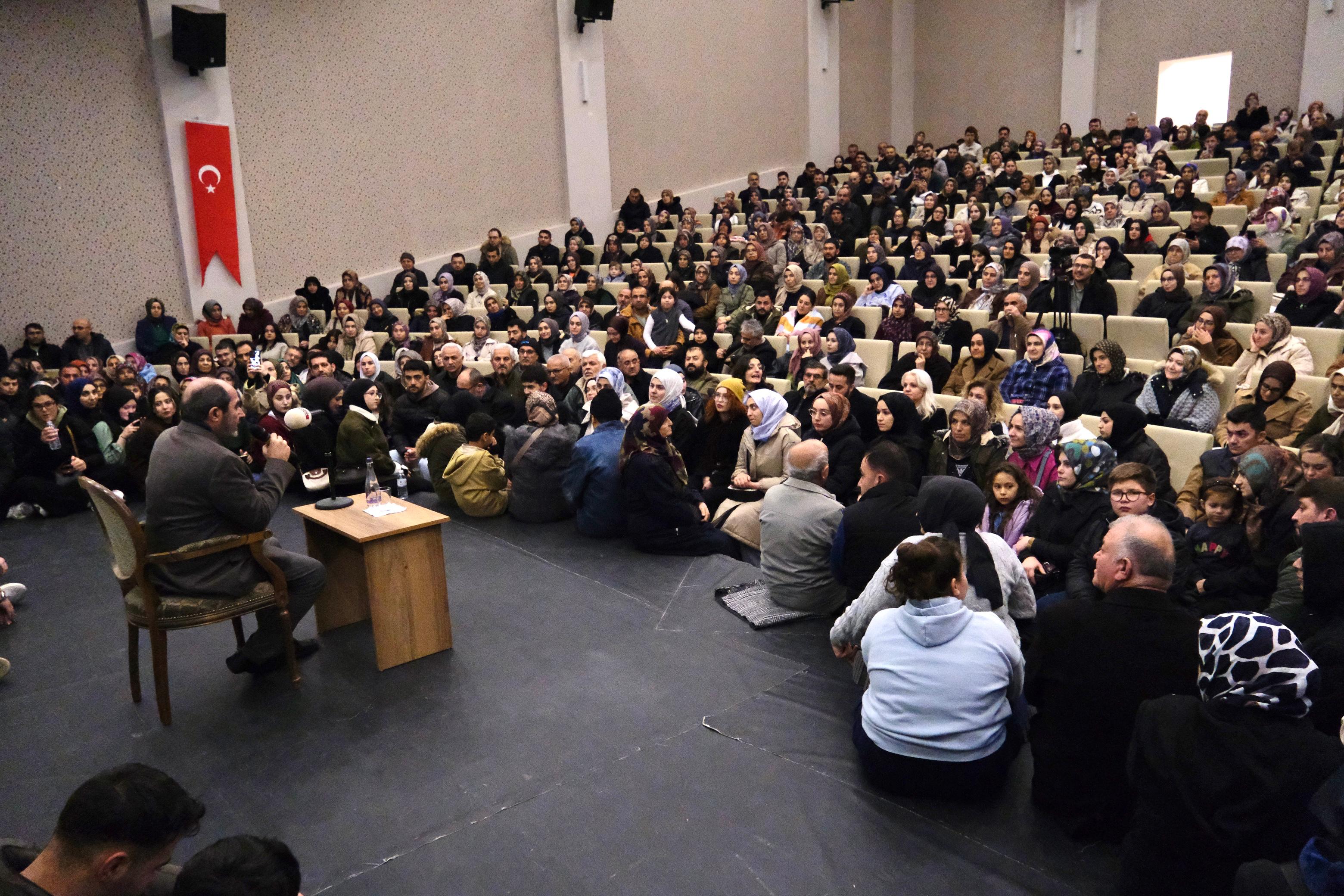 YAZAR ÖMER DEMİRBAĞ SEYDİŞEHİR’DE DİNLEYİCİLERİ İLE BULUŞTU - Görsel 4