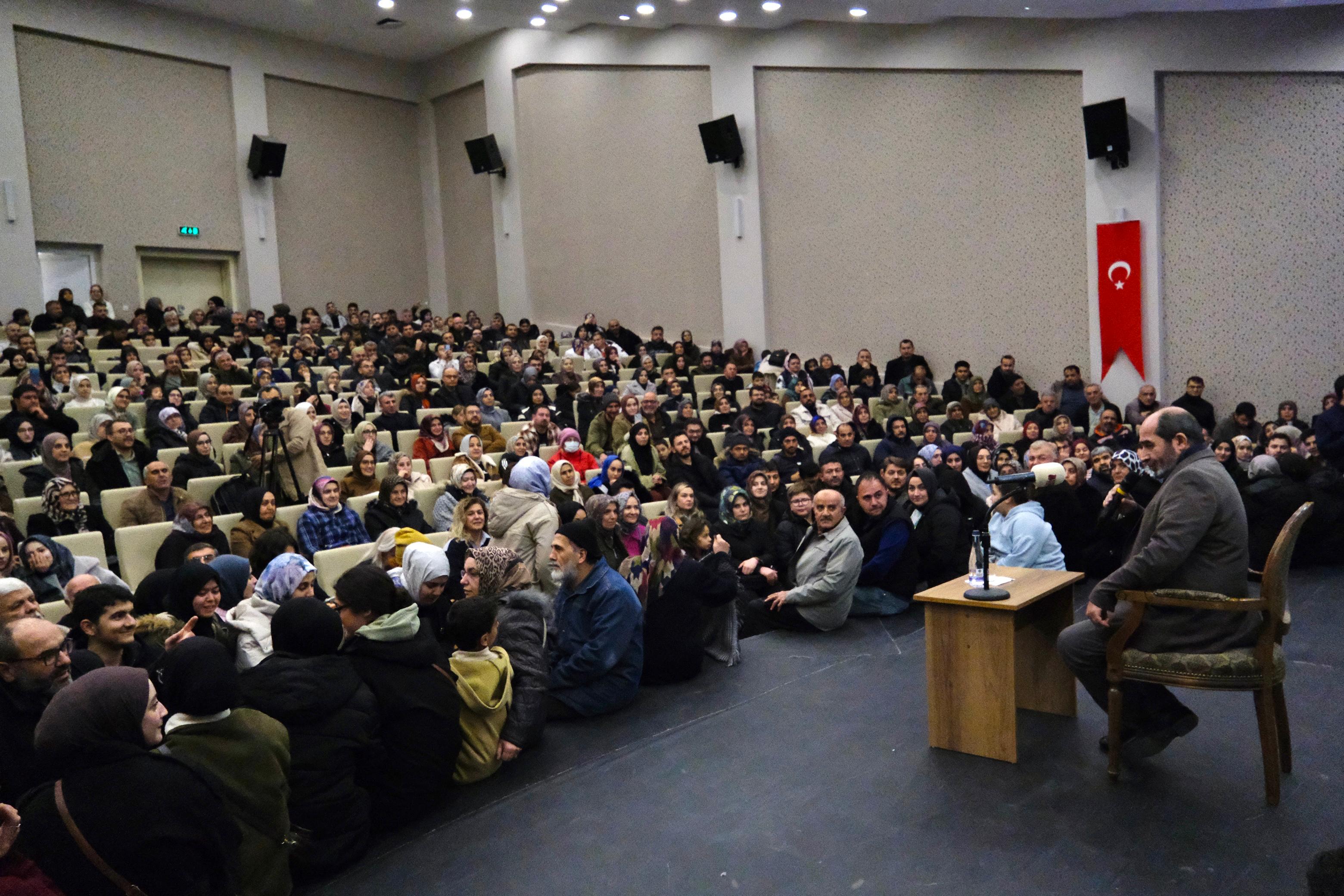 YAZAR ÖMER DEMİRBAĞ SEYDİŞEHİR’DE DİNLEYİCİLERİ İLE BULUŞTU - Görsel 5