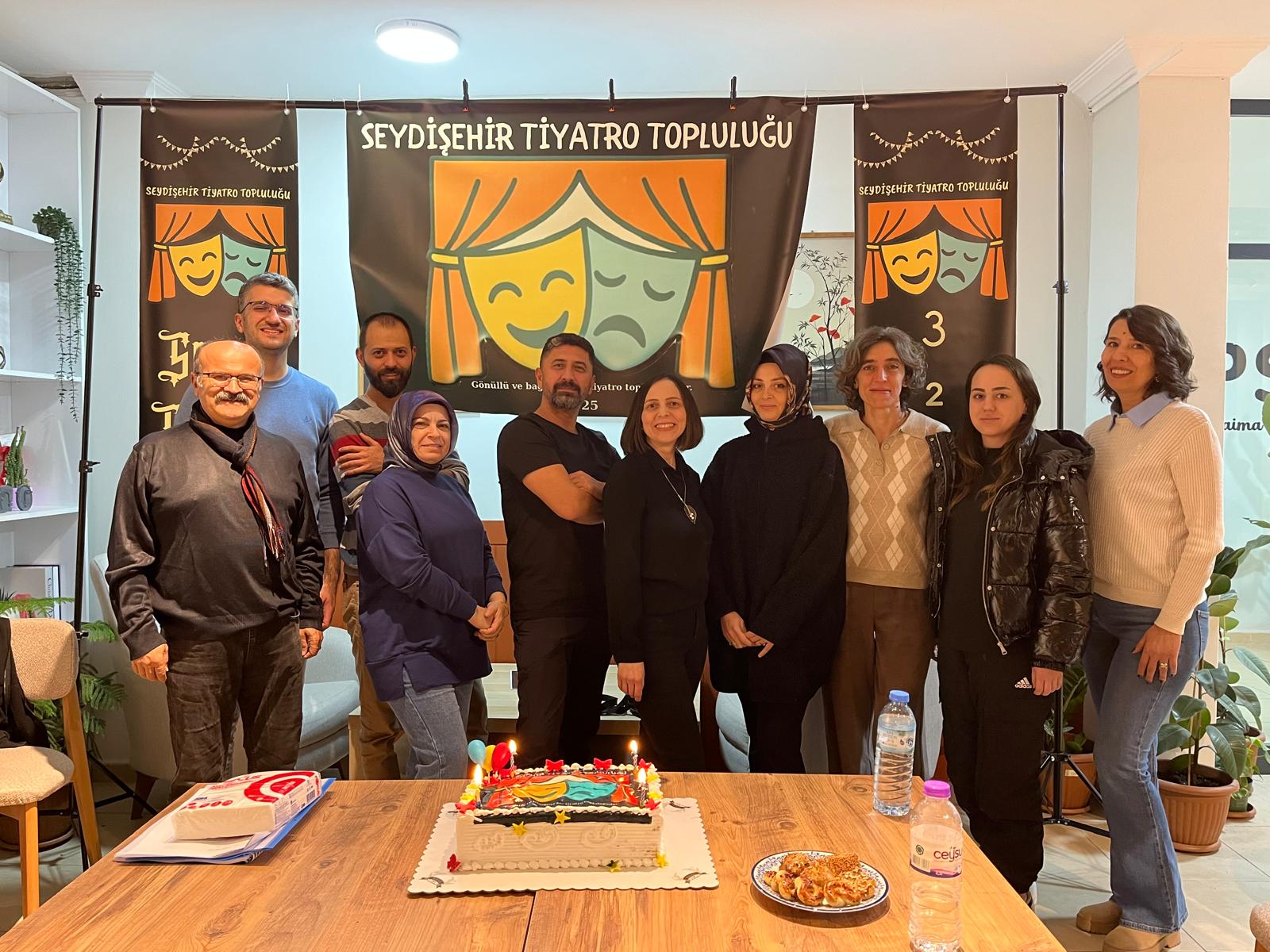 Seydişehir'e Yeni Bir Tiyatro Topluluğu: Sanatseverler Gönüllü Olarak Bir Araya Geldi - Görsel 2