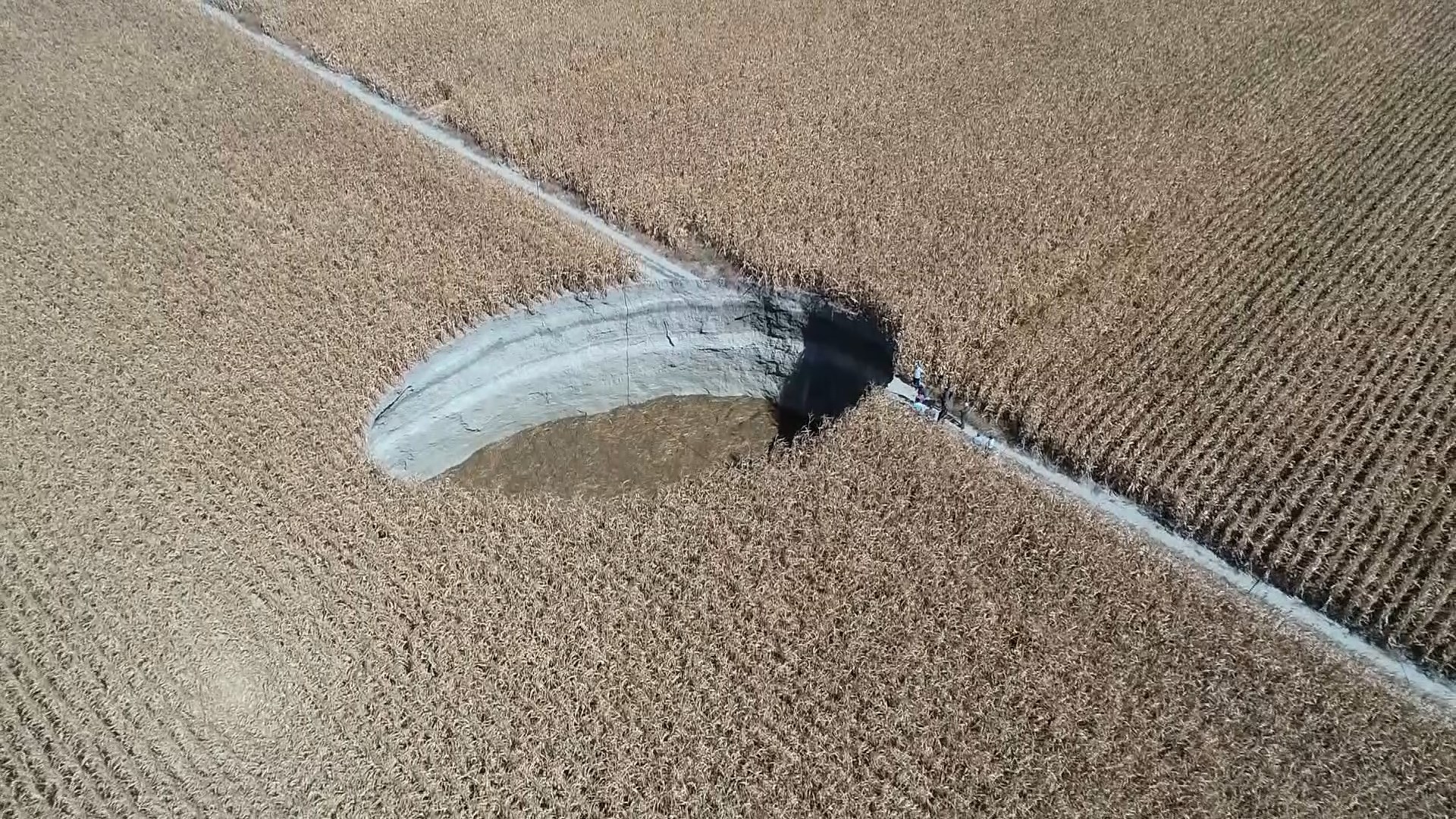 ‘Yer altı suları çekildikçe doğa bize oluşan obruklarla karşılık veriyor’ - Görsel 1