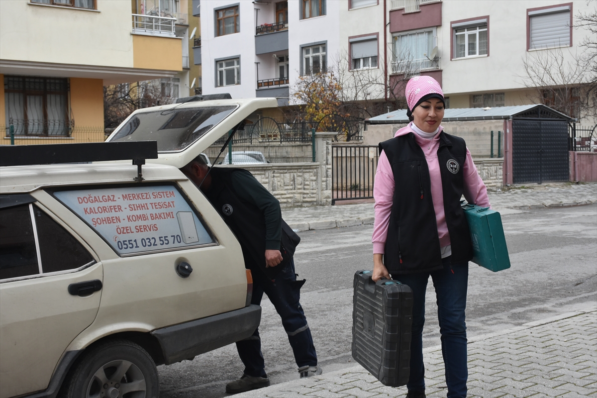 Fatmagül usta satış personeli olarak başladığı sıhhi tesisatçılıkta adından söz ettiriyor - Görsel 6