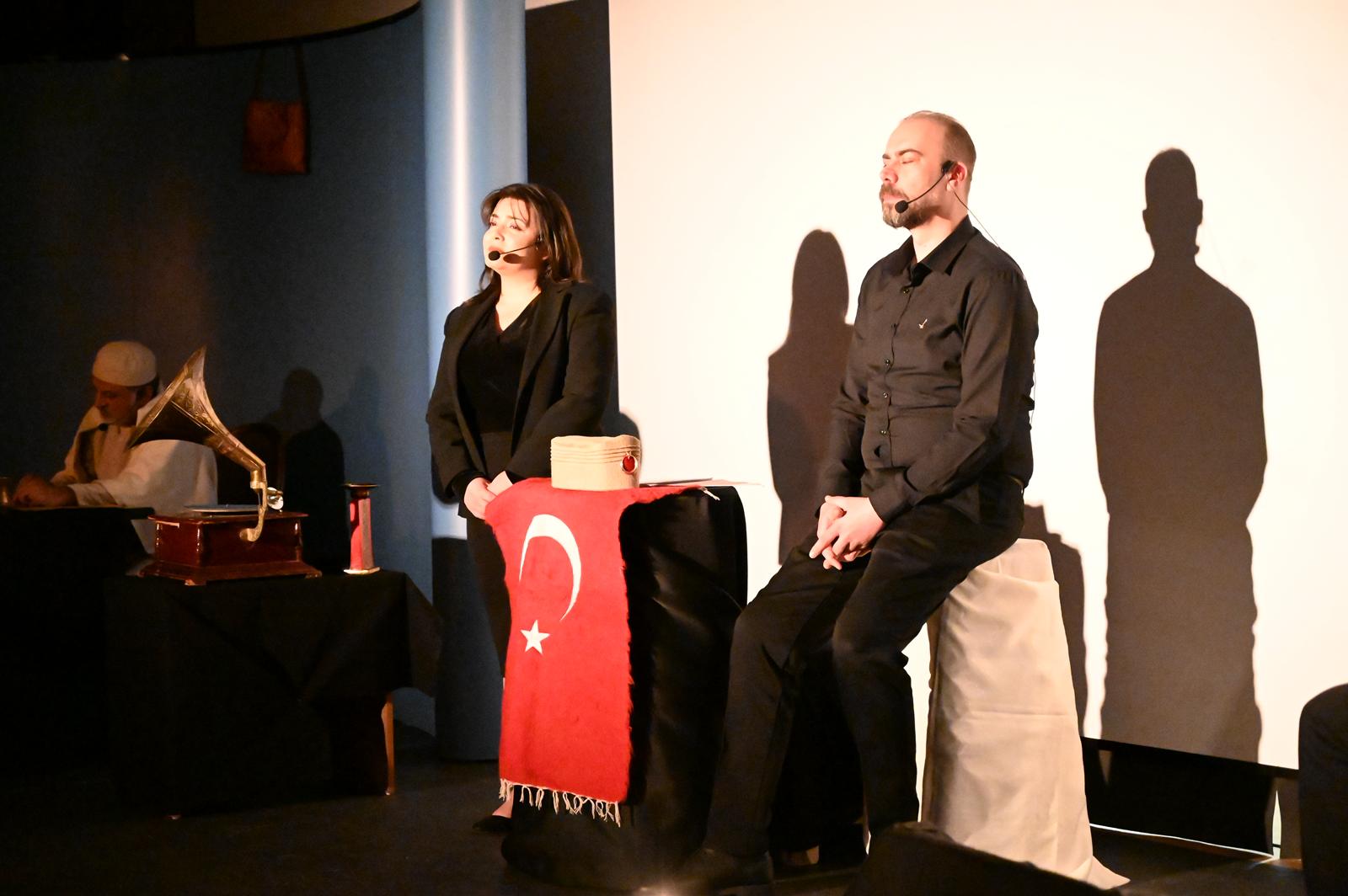 “BİZİM AKİF” TİYATRO OYUNU SEYDİŞEHİR’DE SAHNELENDİ - Görsel 1