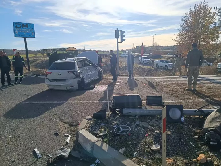 Trafik kazasında hayatını kaybeden genel cerrah, toprağa verildi - Görsel 3