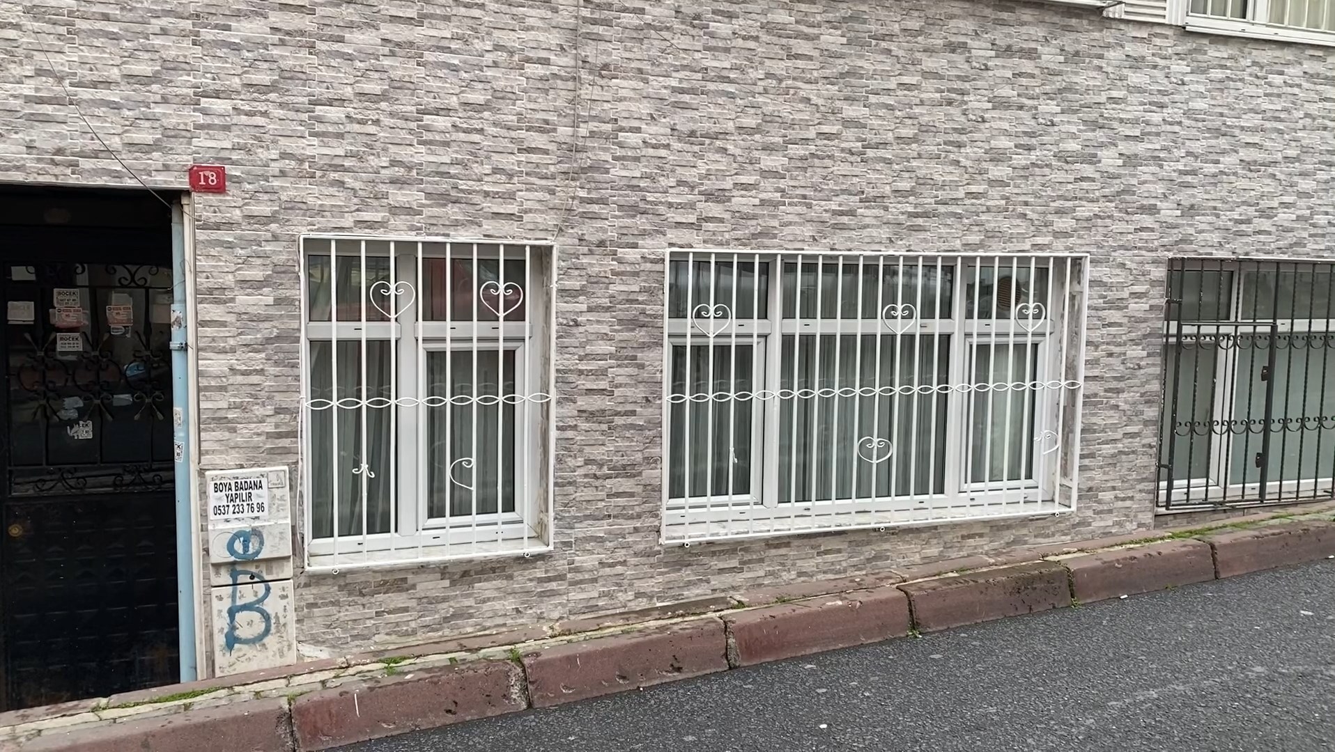 İstanbul- Fatih'te  2 aylık bebek açlıktan öldü! 4 kişi tutuklandı - Görsel 1