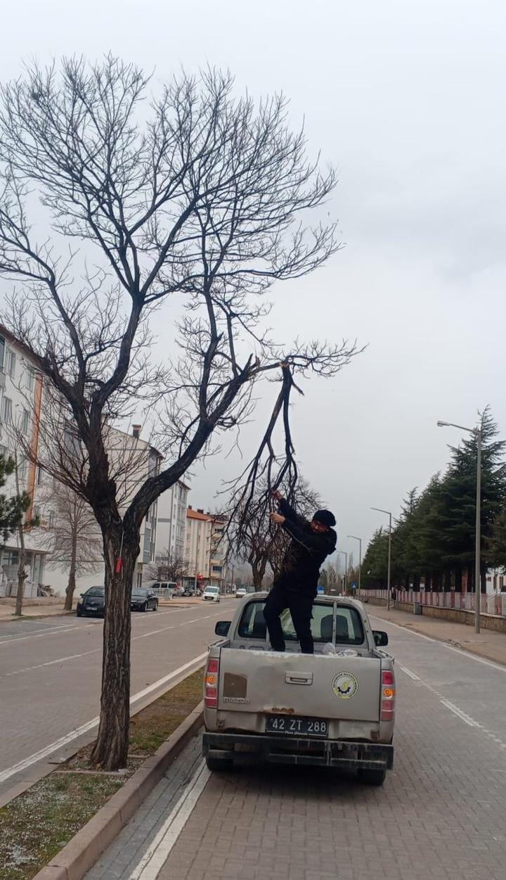 BELEDİYE EKİPLERİ FIRTINA NEDENİYLE SEFERBER OLDU  - Görsel 1