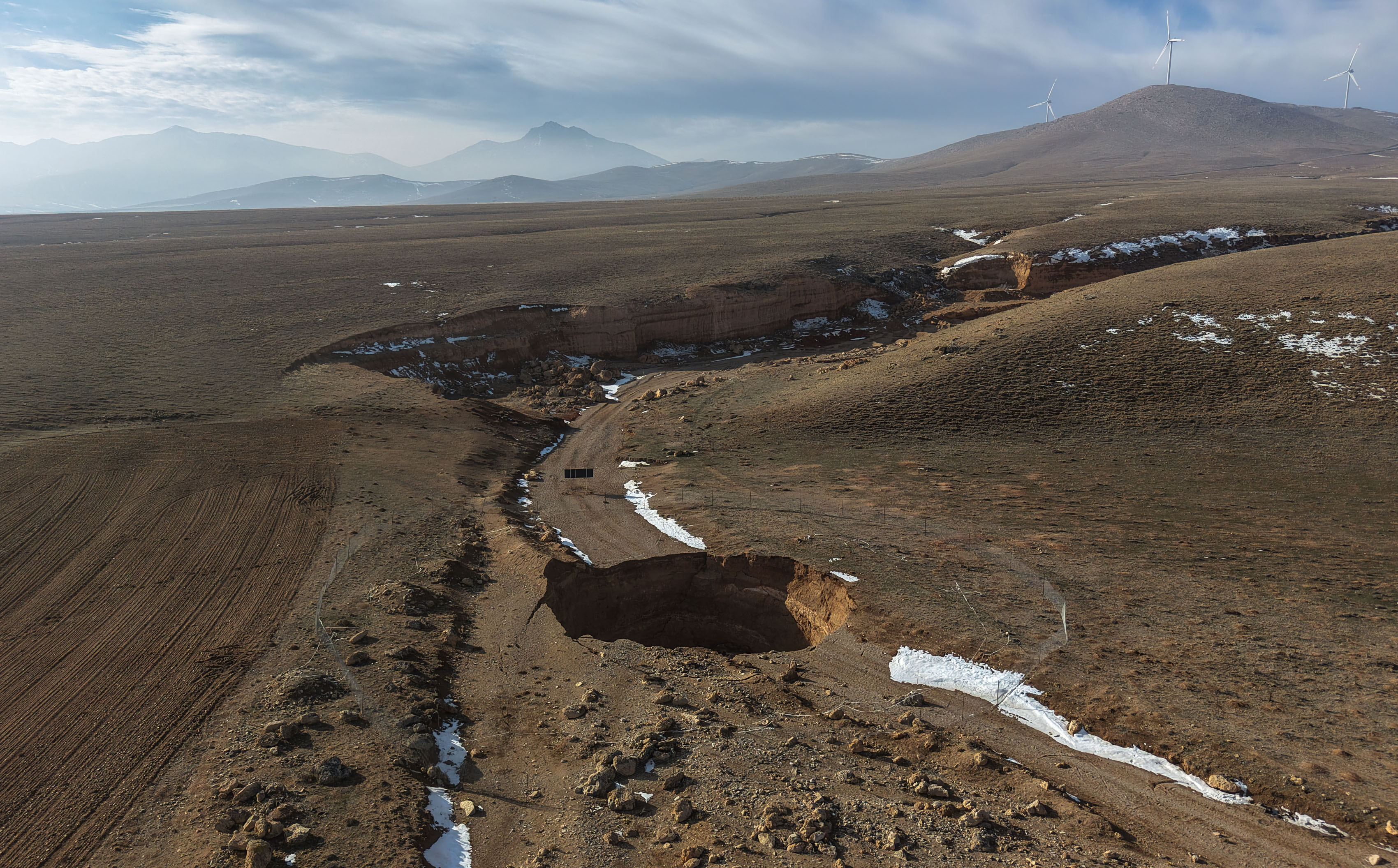 Konya kent merkezine 30 kilometre mesafede obruk oluştu - Görsel 6