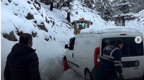 Sülek   yaylası  yolunda  Mahsur Kalan Vatandaşlar Kurtarıldı - Görsel 2