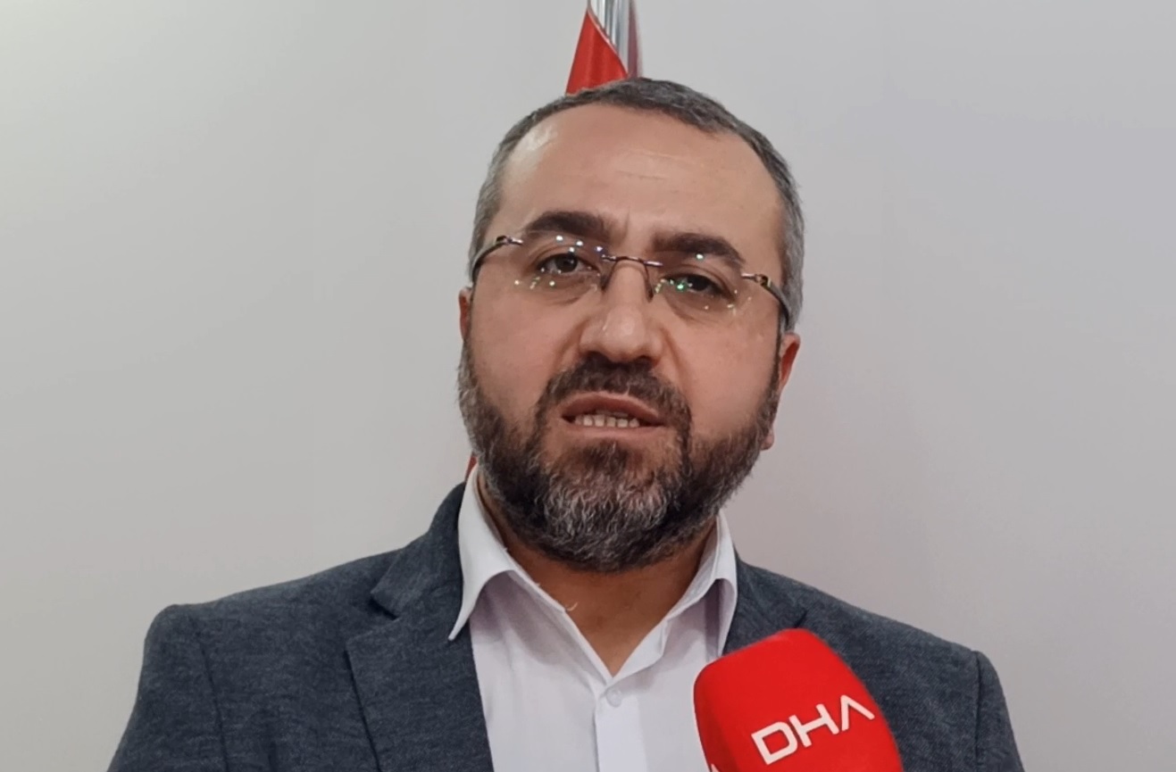 Hoparlör kullanmadan cenaze namazına çağırıp, geleneği devam ettiriyor - Görsel 6