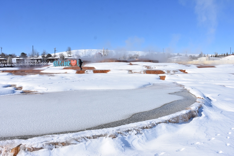 45 derecelik suyun anlık buza dönüştüğü nokta; Altınkale - Görsel 11